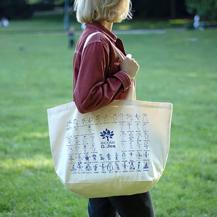 Sac cabas grand format en coton customisé par les enfants pour l'école