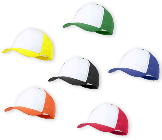 Casquette avec le prénom et le dessin de chaque enfant de l'école